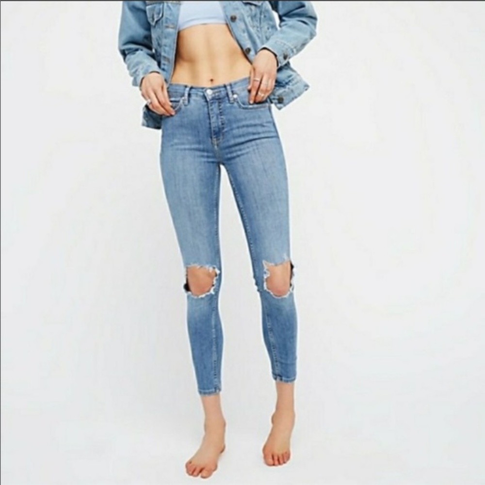 Free People High Rise Busted Light Wash Distressed Skinny Jeans Size 25